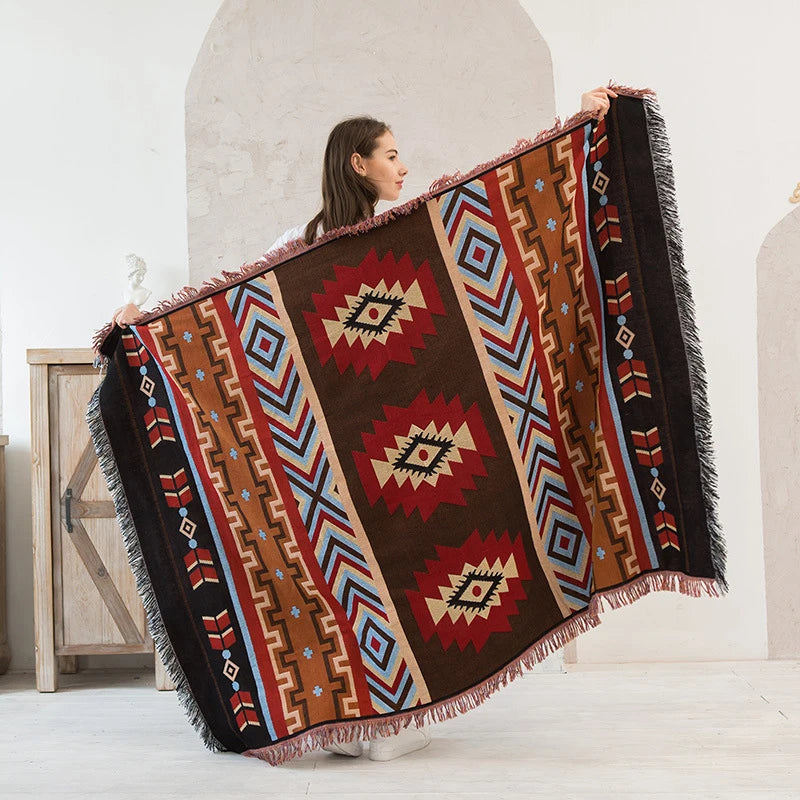 tapis-de-sol-tribales-indiennes-femme-brun